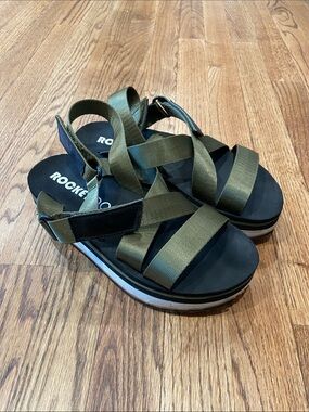 Rocket Dog 7.5 platform sandal green black Urban Outfitters Delias Y2K festival